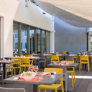 Hotel Parkest, Genas